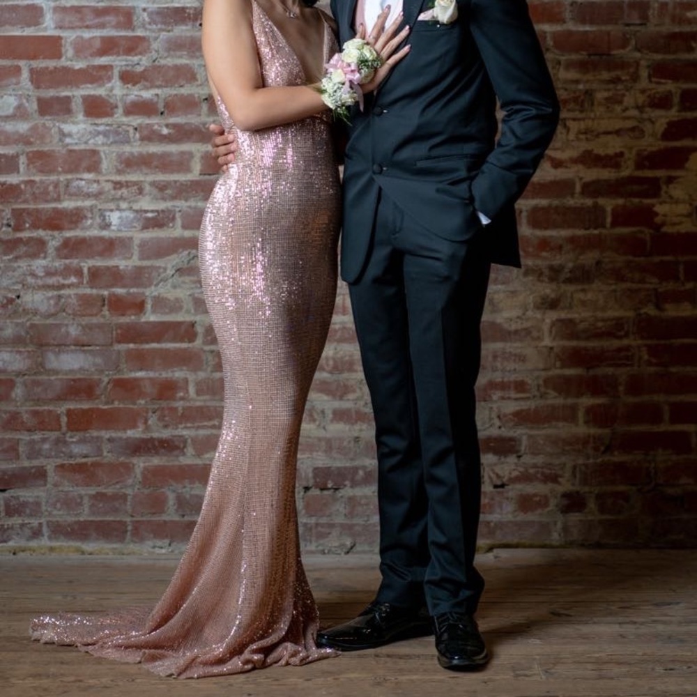 Sparkly Alglist rose gold dress